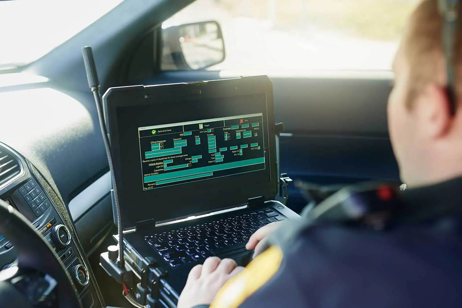 case-study-safe-buses-connect-to-police-cars-Teldat-challenge-and-solution